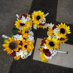 Artificial flower bouquets